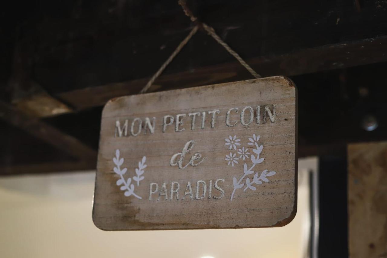 Aux Secrets D'Agathe Bed & Breakfast Plan  Exterior photo